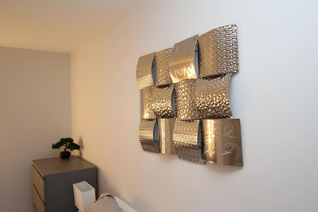 Lovely One Bed Apartment-Near All Transport-Village-Freeparking Лондон Екстериор снимка